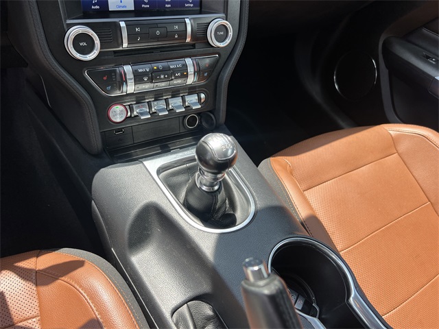 Vehicle image 24 of 32