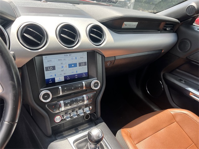 Vehicle image 29 of 32