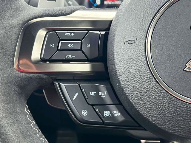 Vehicle image 22 of 32