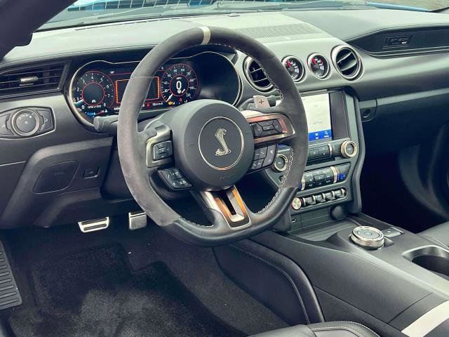 Vehicle image 16 of 32