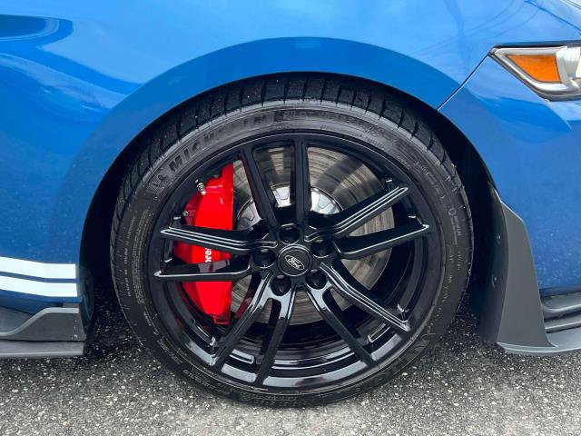 Vehicle image 13 of 32