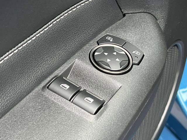 Vehicle image 18 of 32