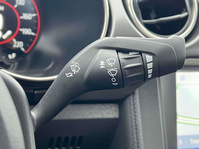 Vehicle image 25 of 32