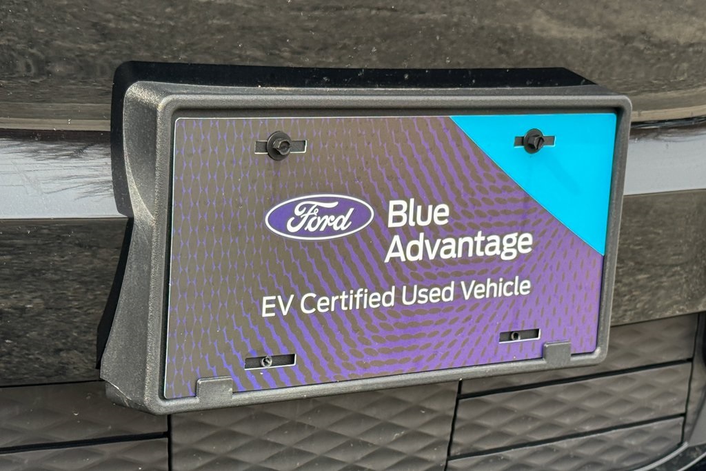 Vehicle image 9 of 34
