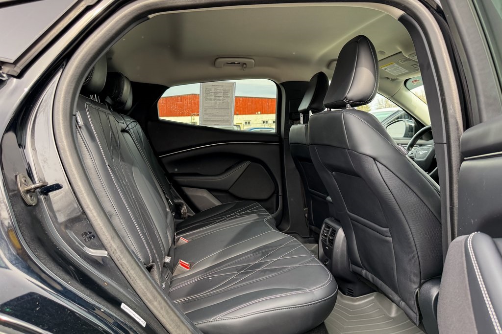 Vehicle image 12 of 34