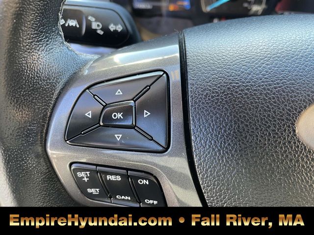 Vehicle image 28 of 32