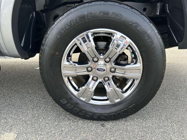 Vehicle image 33 of 34