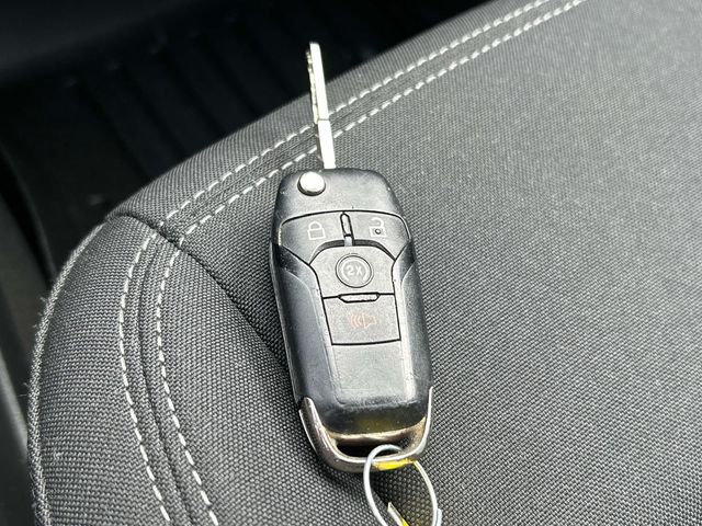 Vehicle image 29 of 34