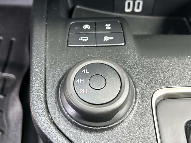 Vehicle image 27 of 34