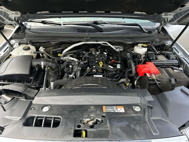 Vehicle image 31 of 34