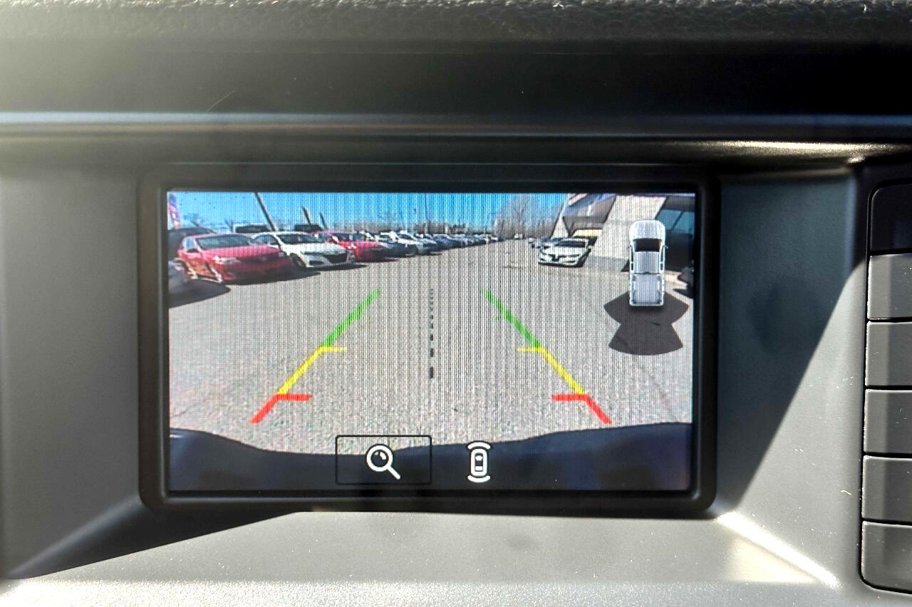 Vehicle image 21 of 24