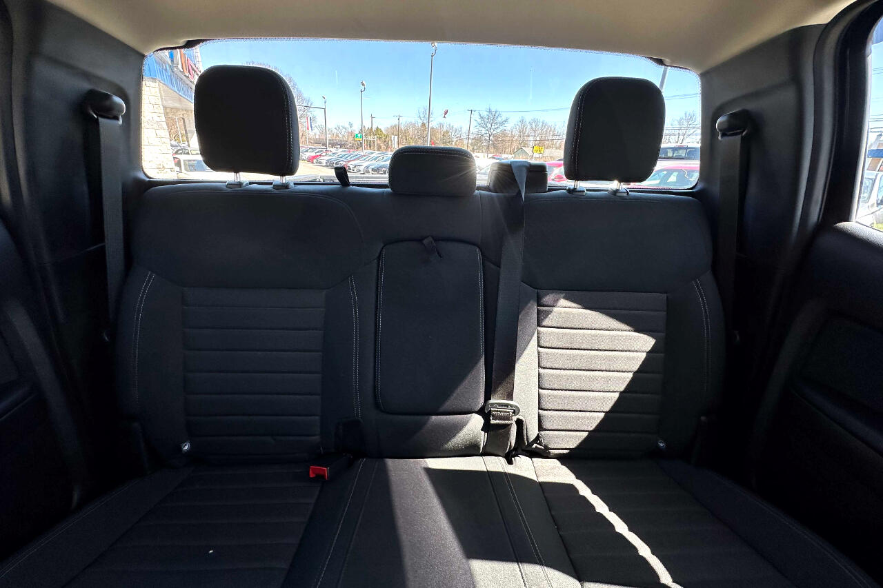 Vehicle image 19 of 24