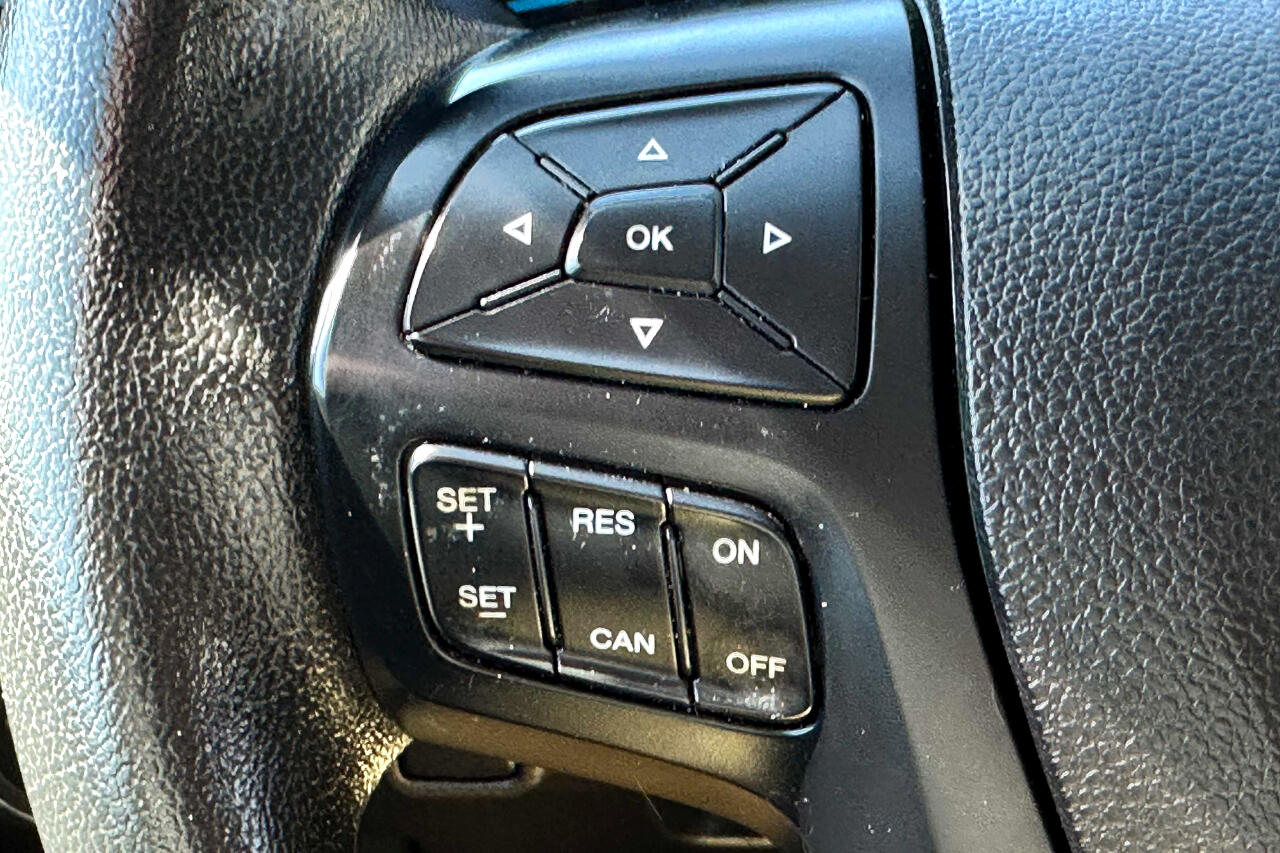 Vehicle image 23 of 24