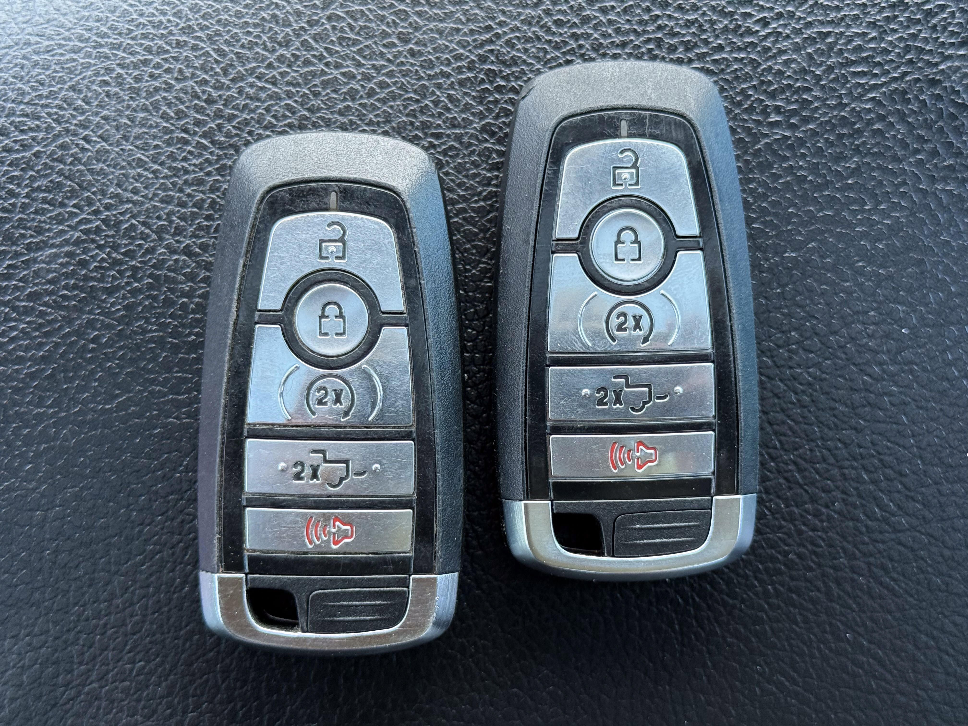 Vehicle image 34 of 40