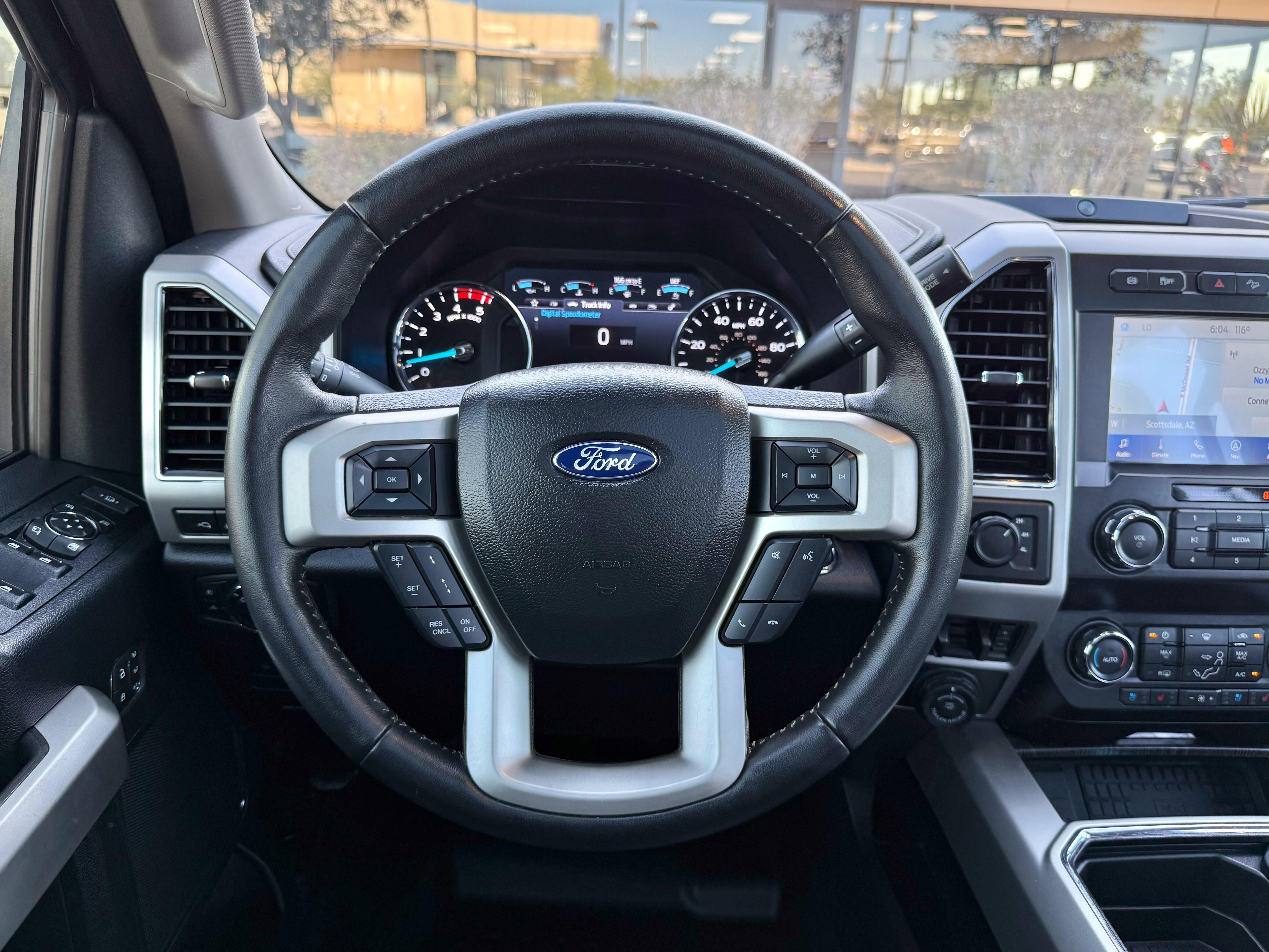 Vehicle image 28 of 40