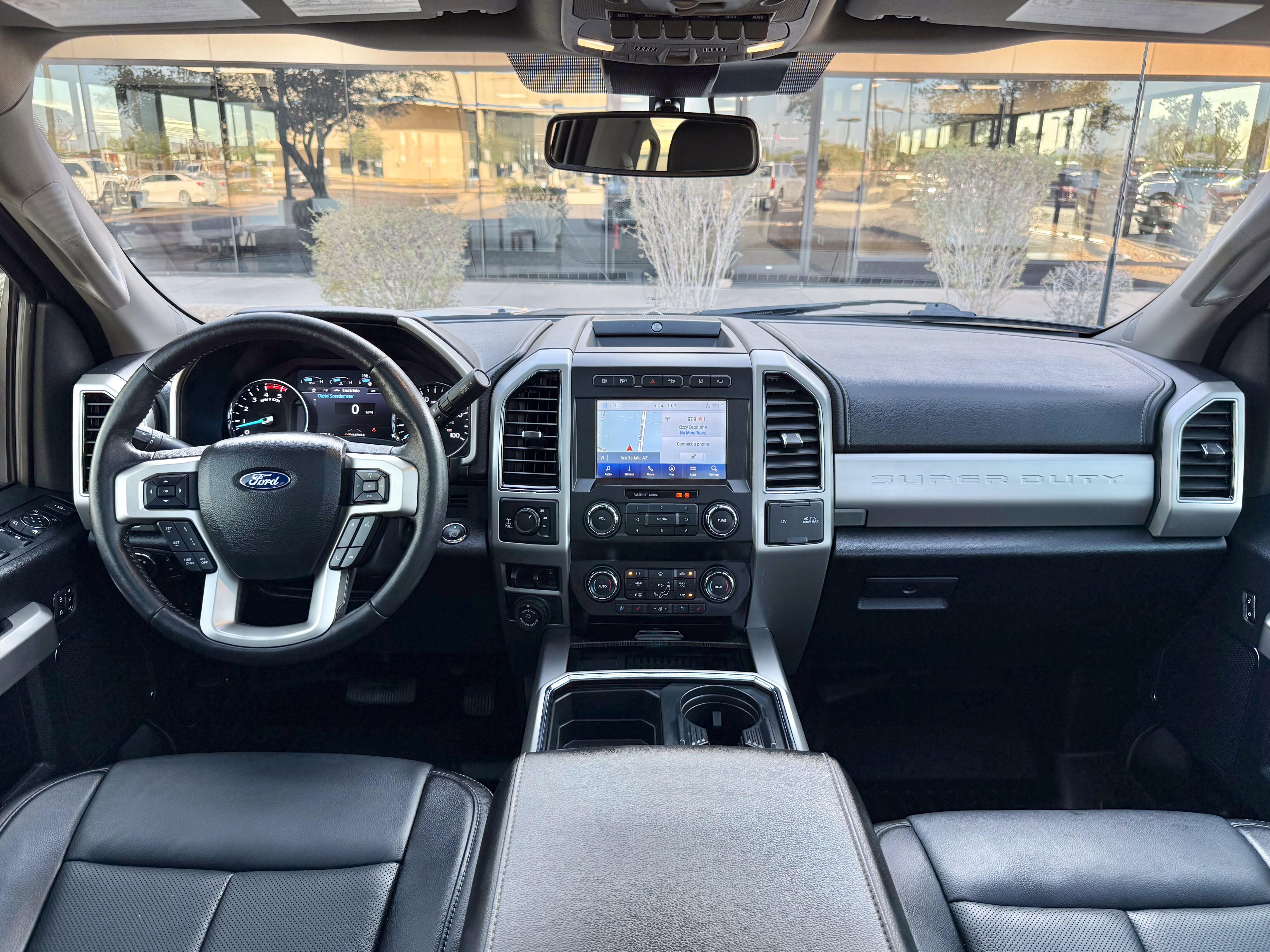 Vehicle image 25 of 40