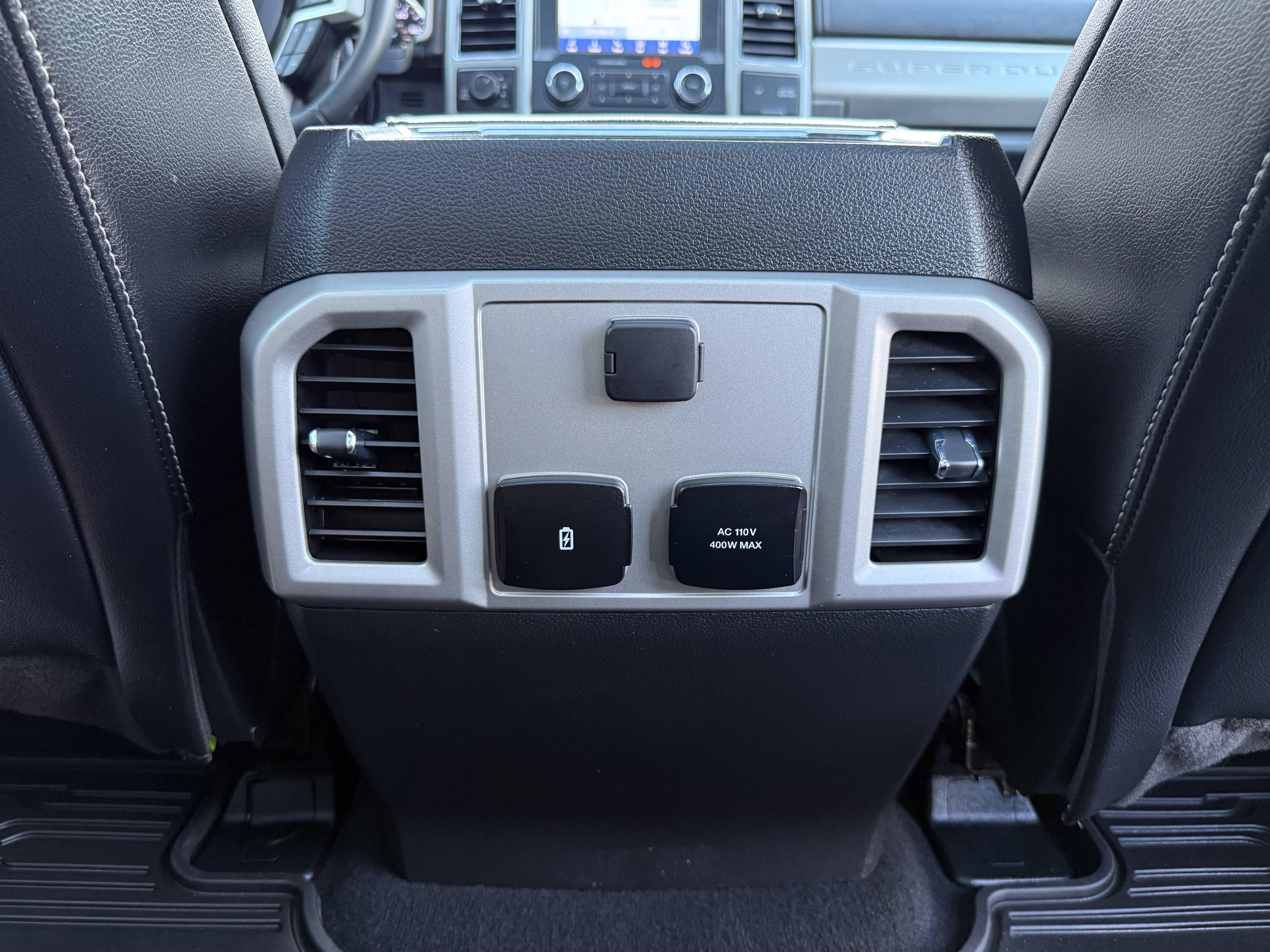 Vehicle image 33 of 40