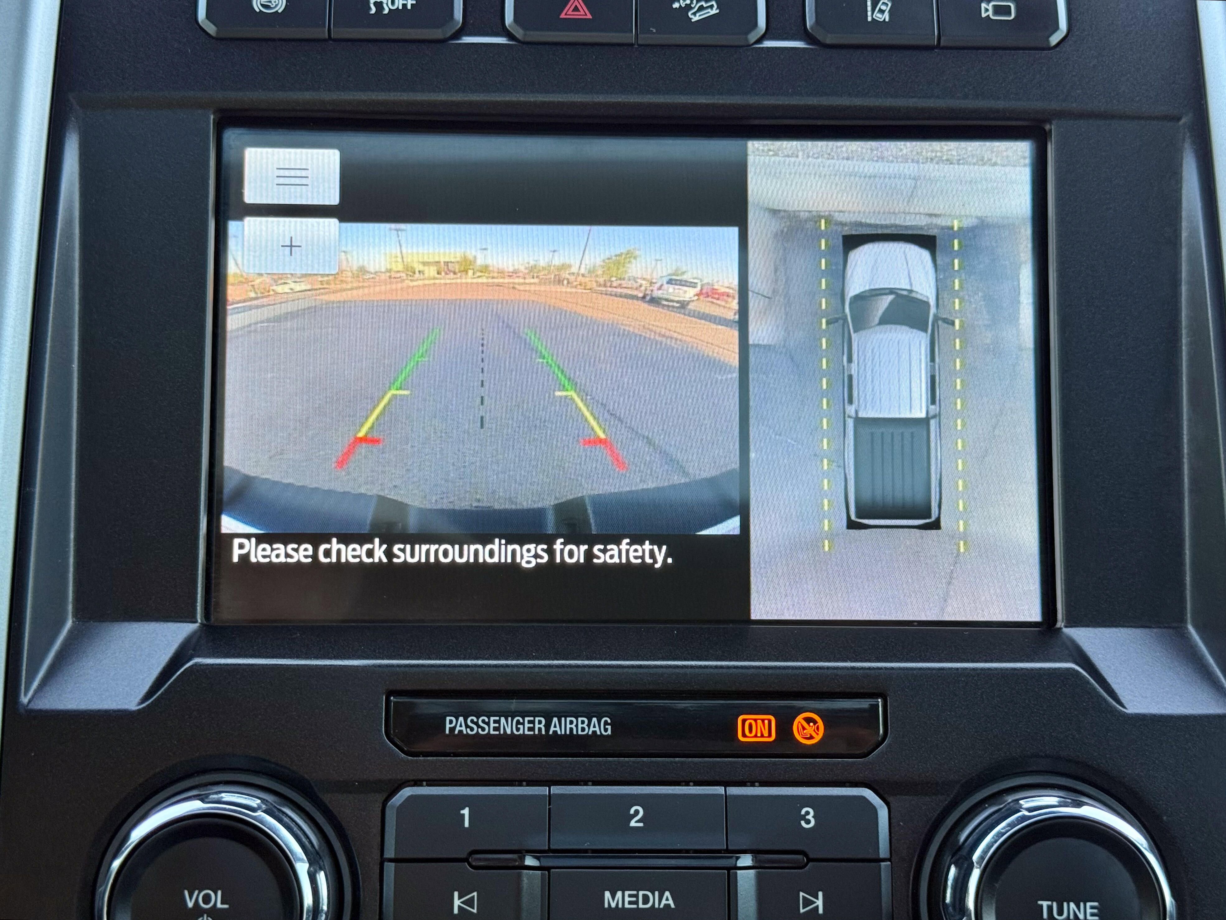 Vehicle image 29 of 40
