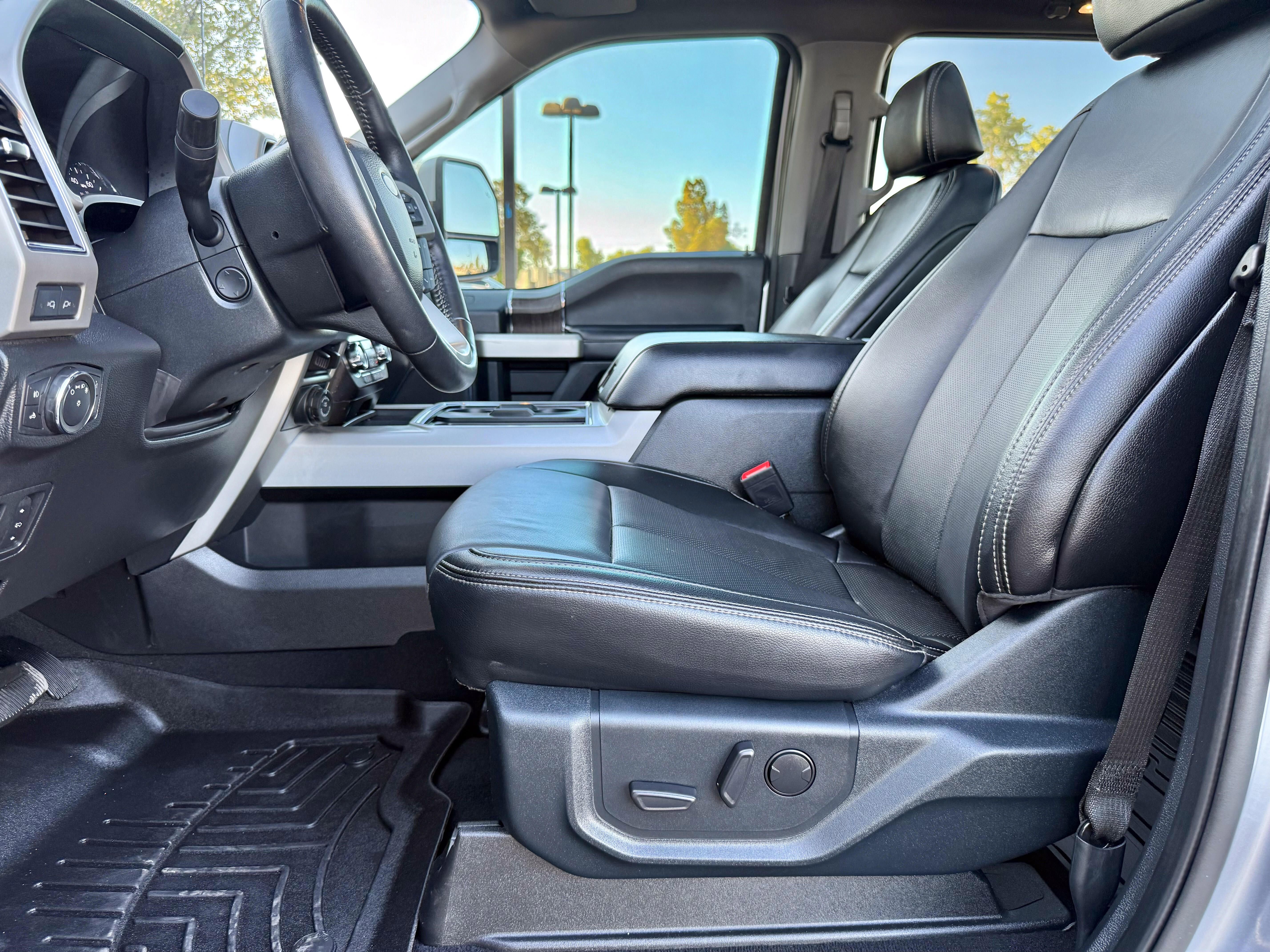 Vehicle image 21 of 40