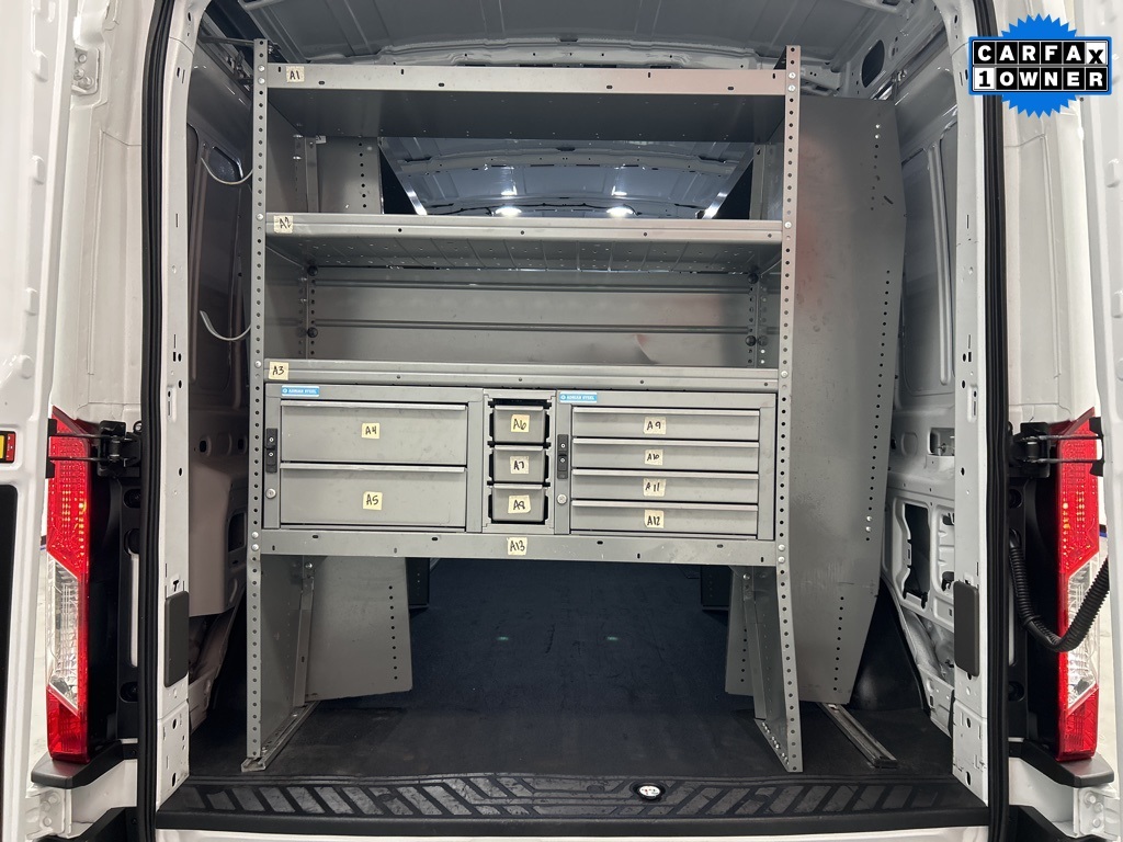 Vehicle image 34 of 37