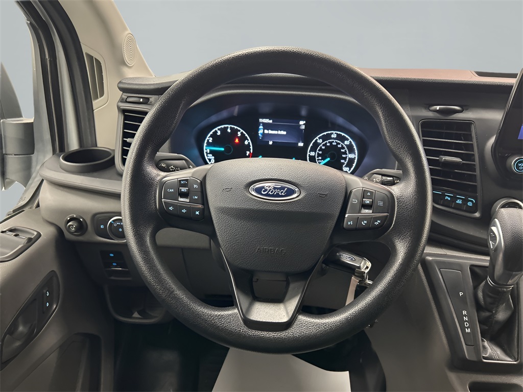Vehicle image 21 of 37