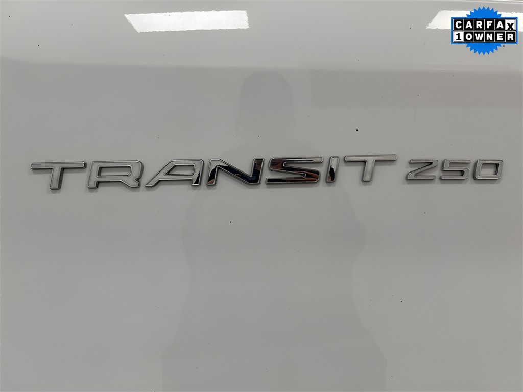 Vehicle image 35 of 37
