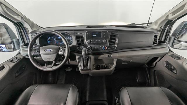 Vehicle image 16 of 30