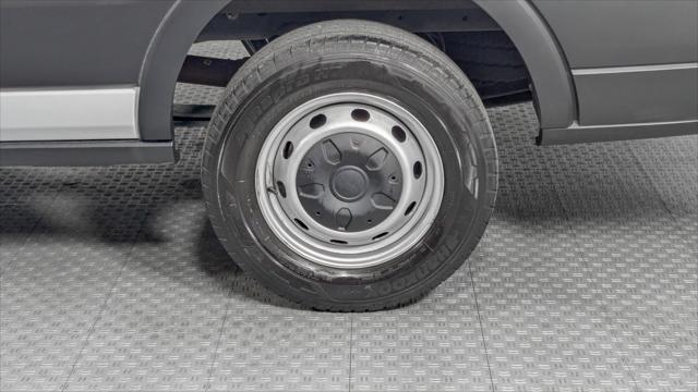 Vehicle image 29 of 30