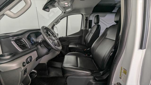 Vehicle image 14 of 30