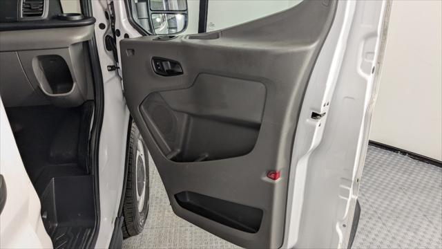 Vehicle image 23 of 30