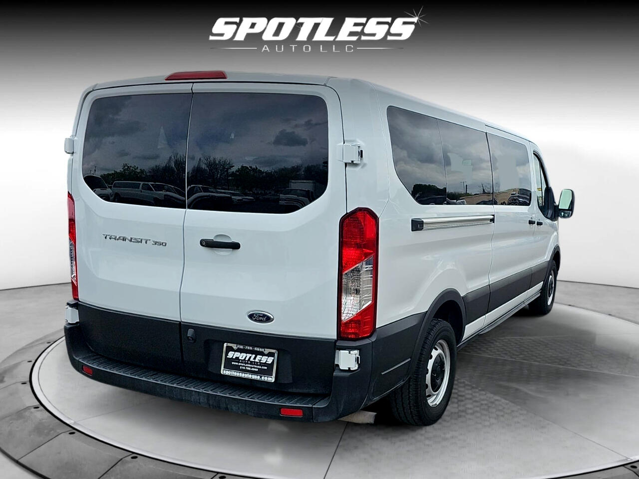 Vehicle image 7 of 24