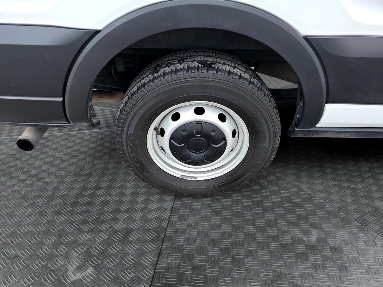 Vehicle image 12 of 24