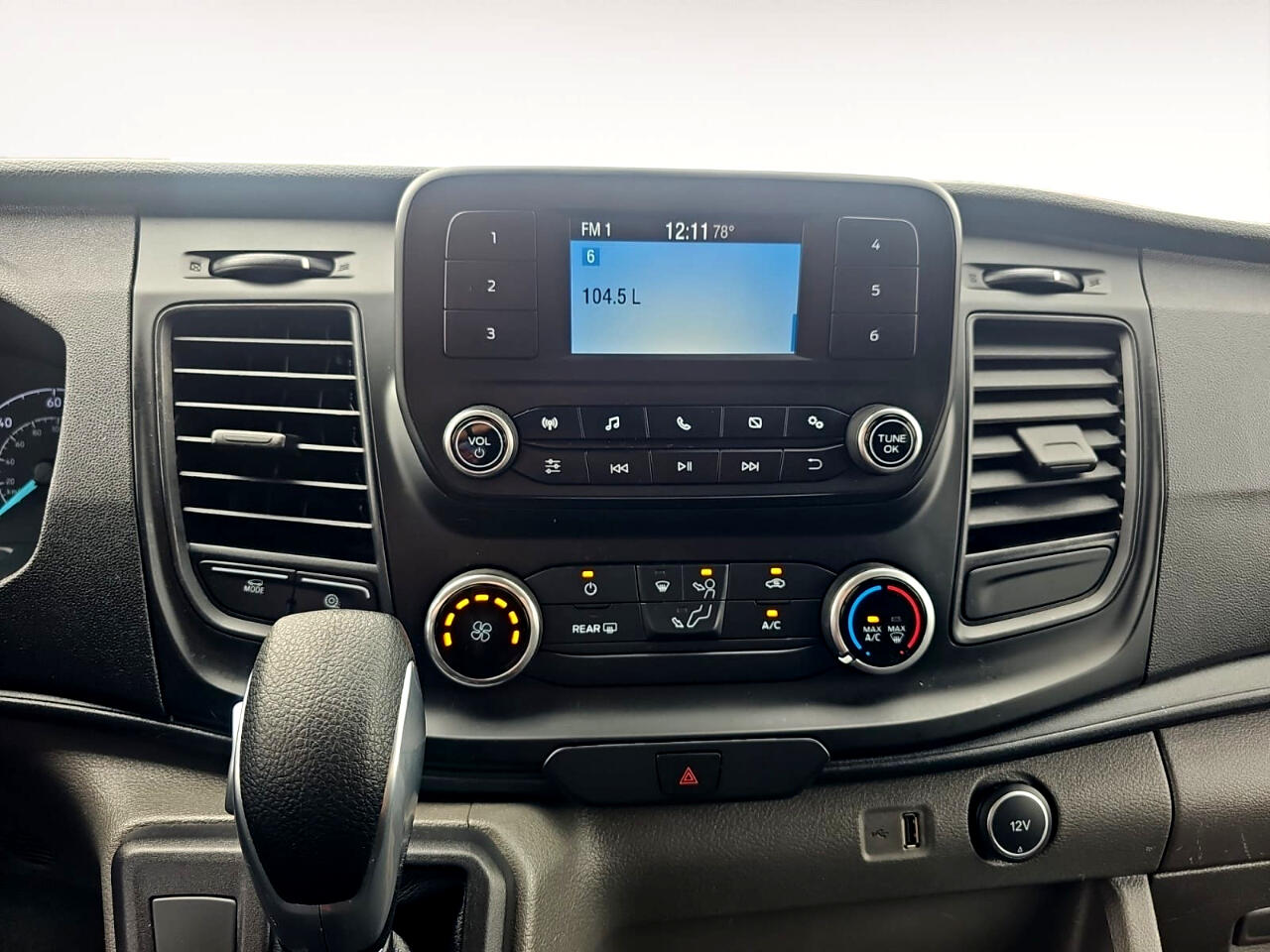 Vehicle image 20 of 24