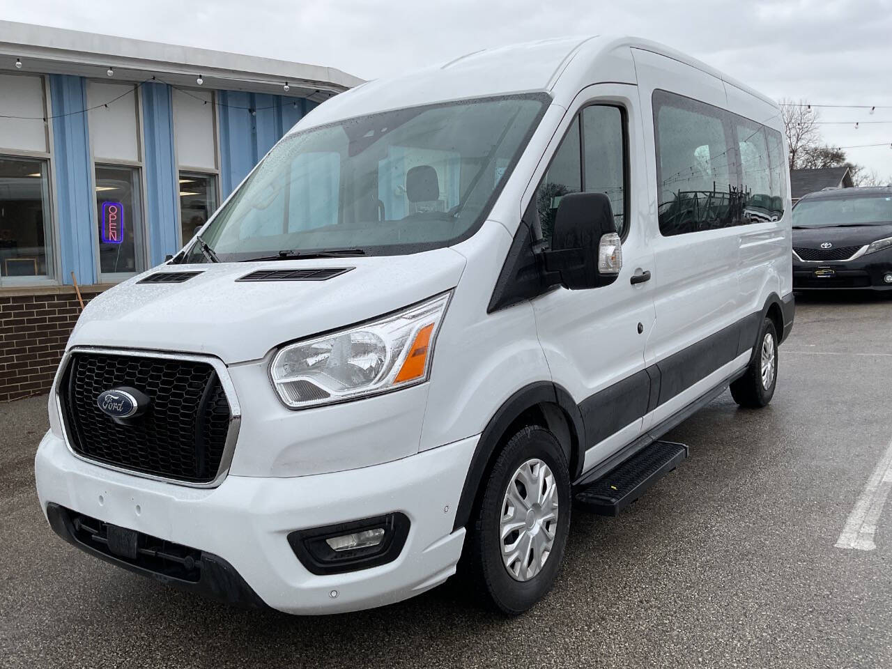 2021 Ford Transit XLT Image 2 of 27