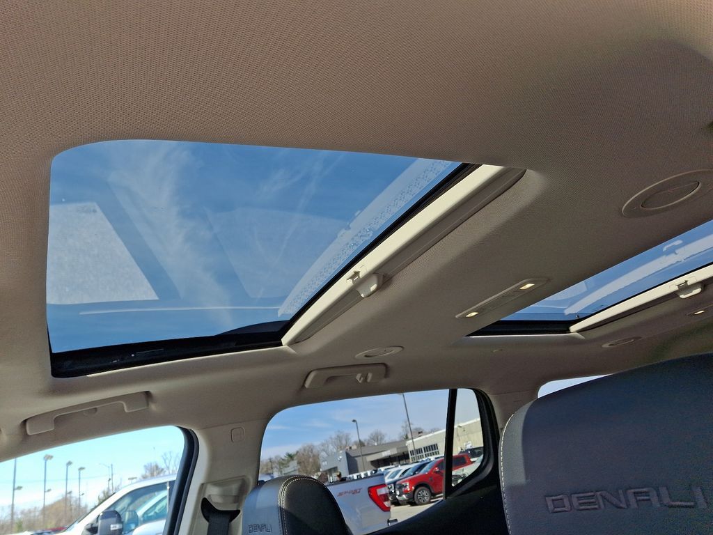 Vehicle image 15 of 39