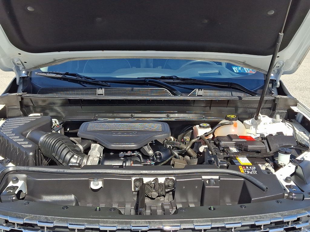 Vehicle image 8 of 39