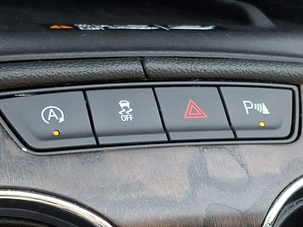 Vehicle image 24 of 39