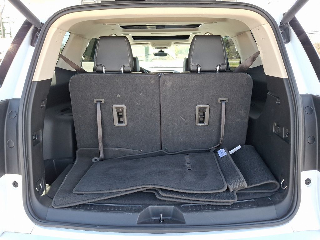 Vehicle image 10 of 39