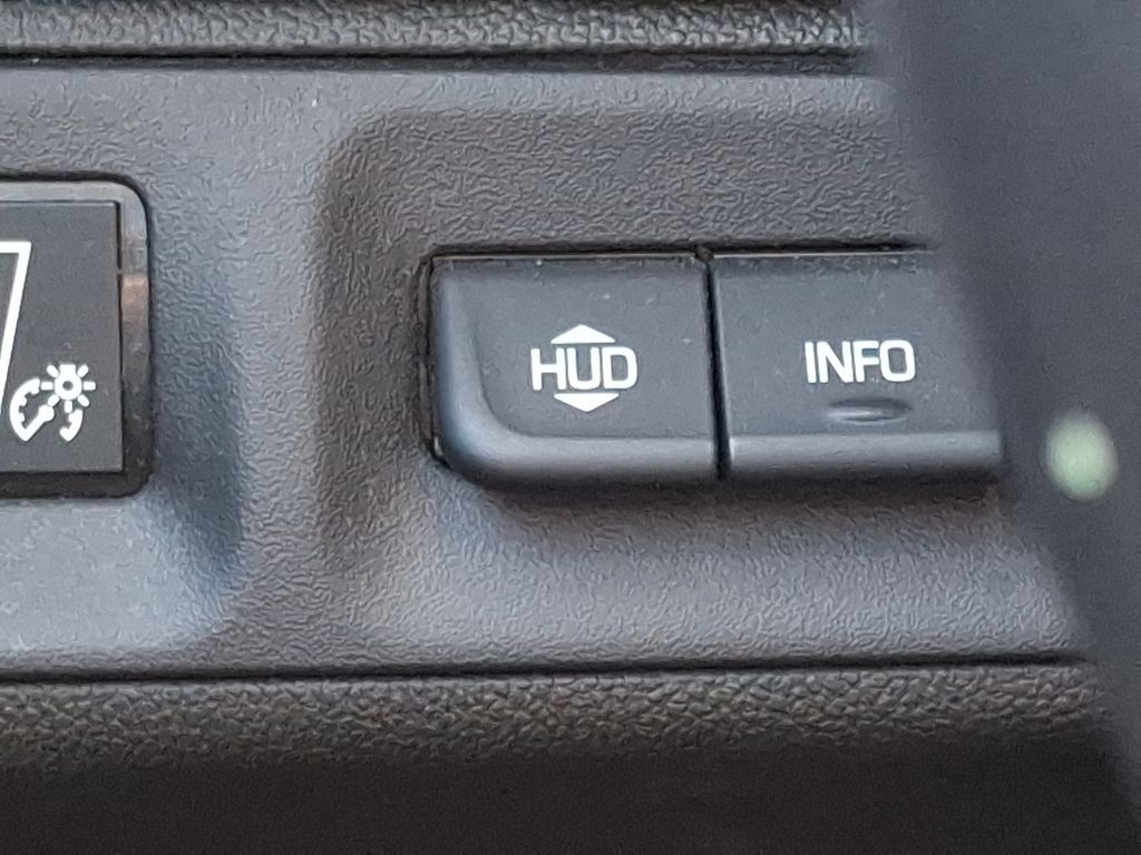 Vehicle image 25 of 39