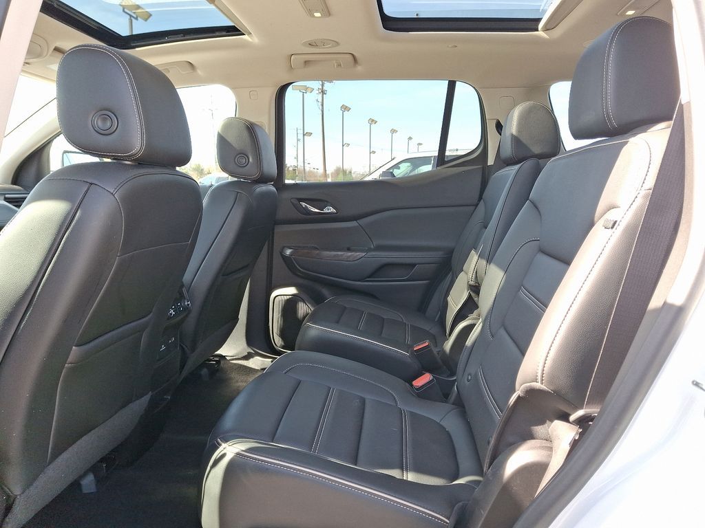Vehicle image 14 of 39