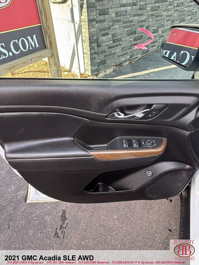 Vehicle image 10 of 19