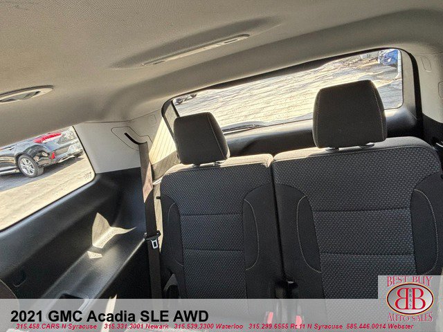 Vehicle image 13 of 19