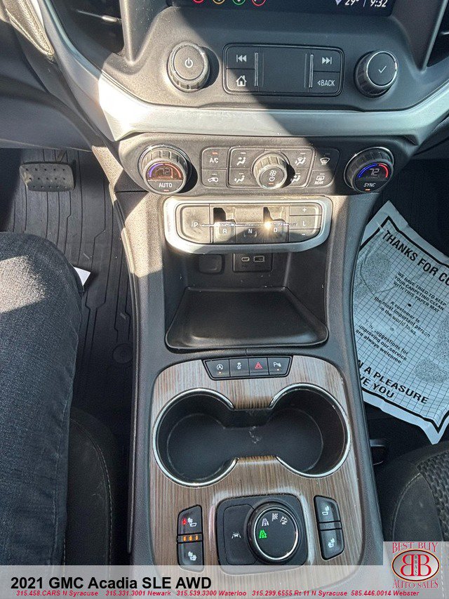 Vehicle image 15 of 19