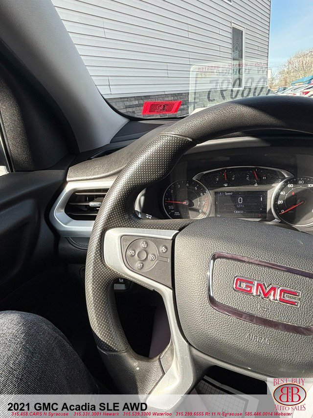 Vehicle image 16 of 19