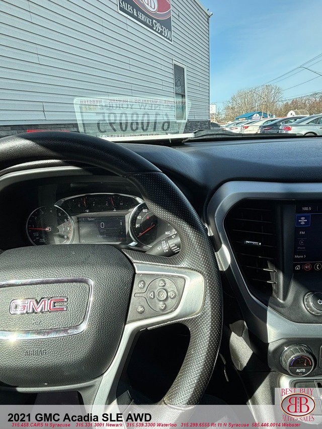Vehicle image 17 of 19