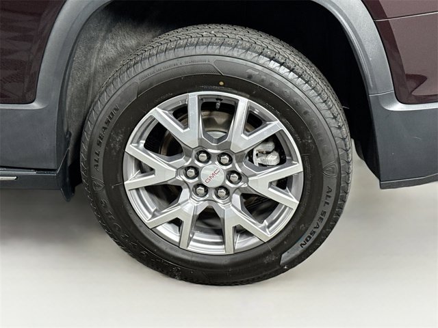 Vehicle image 10 of 21
