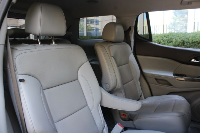 2021 GMC Acadia SLT Image 15 of 46