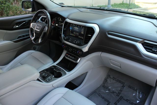 2021 GMC Acadia SLT Image 24 of 46