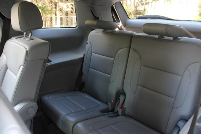 2021 GMC Acadia SLT Image 13 of 46