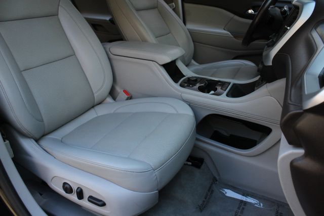 2021 GMC Acadia SLT Image 22 of 46